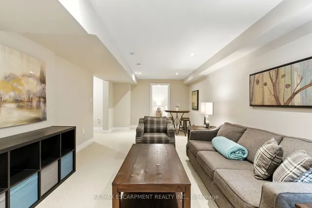 Additional image 33 of 4 Burgundy Grve