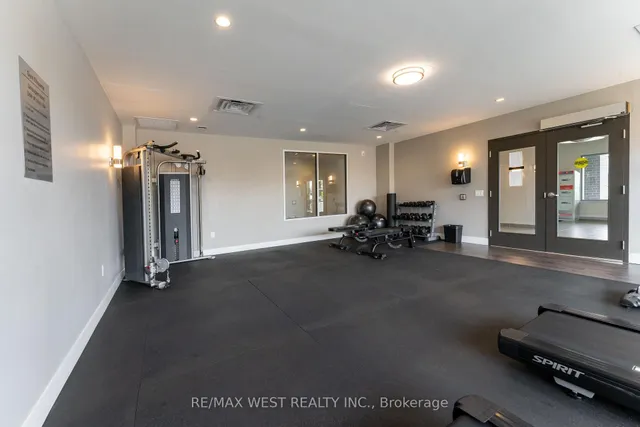 Additional image 43 of 716 Main St Unit 910