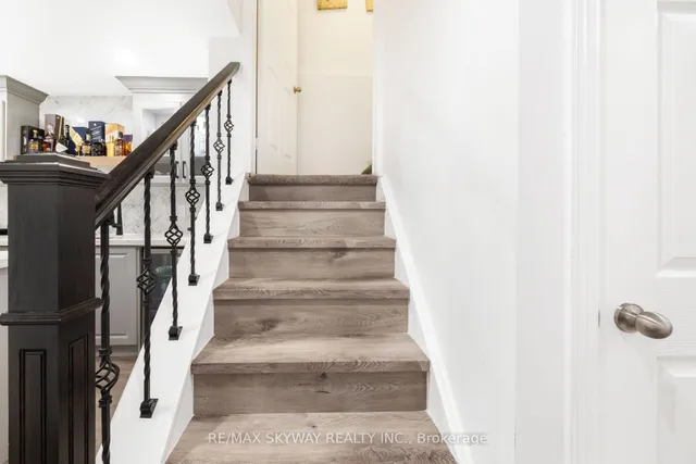 Additional image 45 of 1570 Cartwright Cres