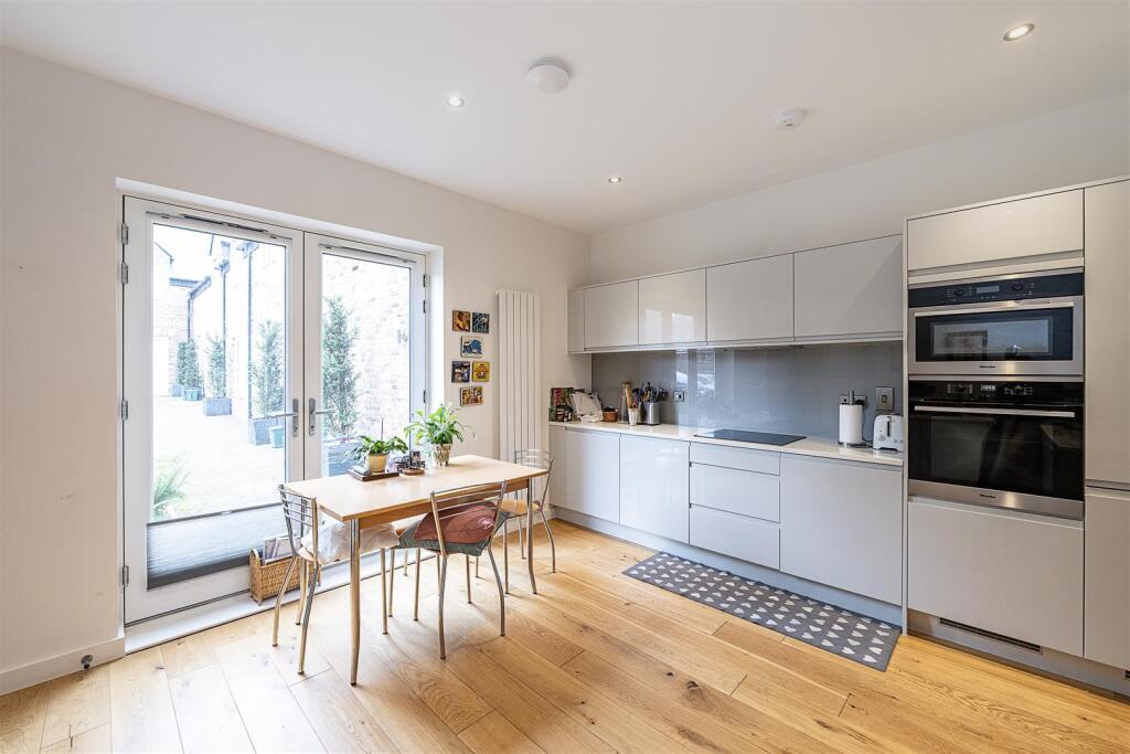 Additional image 13 of Gibbs Close, Harpenden