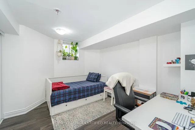 Additional image 35 of 335 Bessborough Dr