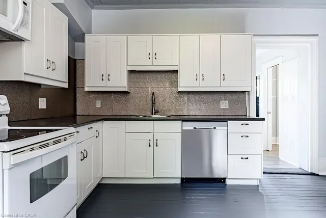 Additional image 10 of 499 Hughson St