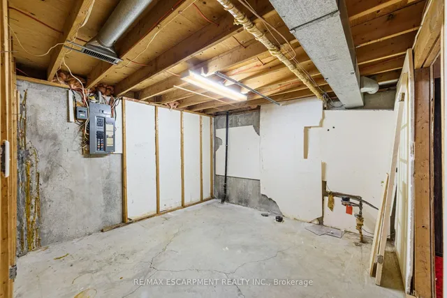 Additional image 21 of 111 BOSTON Cres