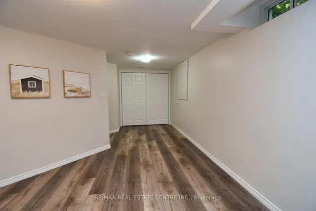 Additional image 40 of 35 Eringate Dr