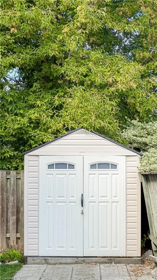 Additional image 30 of 70 Poulette St