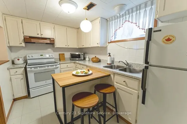 Additional image 14 of 15 Joy Crt