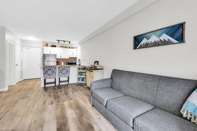 Additional image 4 of 141 Catharine St Unit 102