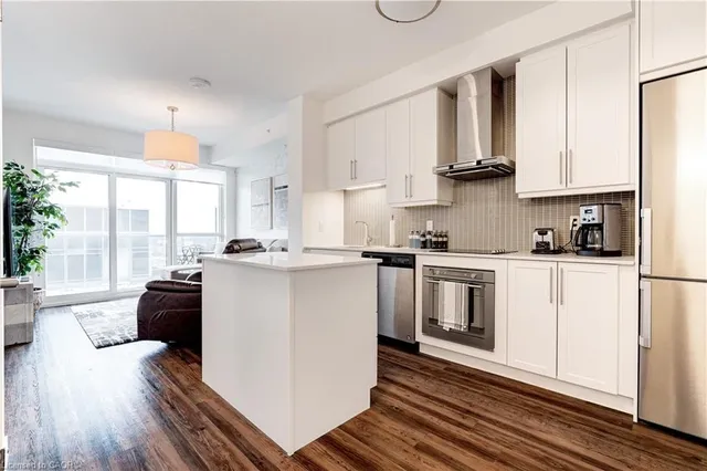 Additional image 3 of 2087 Fairview St Unit 2101