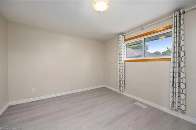 Additional image 39 of 60 Champlain Ave Unit Main Floor