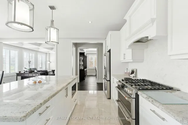 Additional image 12 of 15 Robarts Dr
