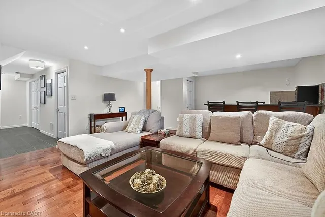 Additional image 40 of 28 Woodbank St