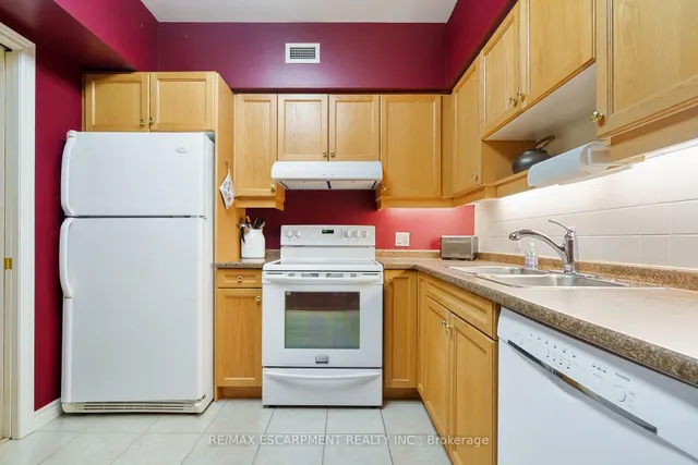 Additional image 16 of 77 Governors Rd Unit 102