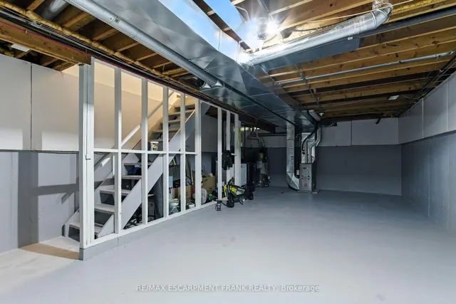 Additional image 32 of 387 Franklin Rd