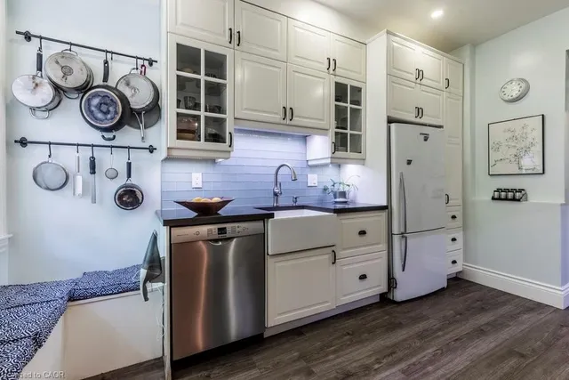 Additional image 17 of 174 Emerald St