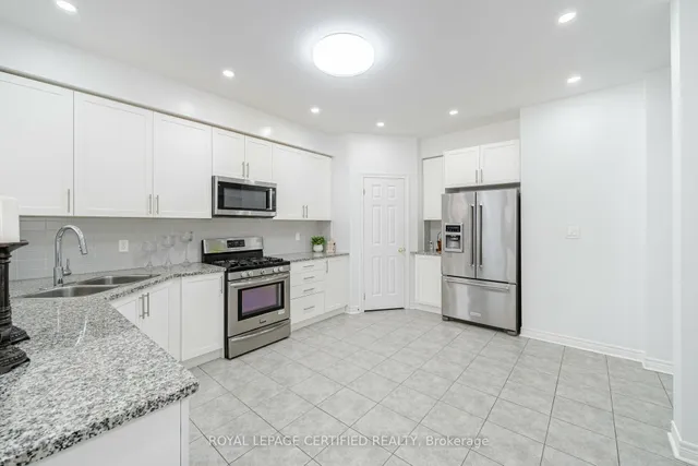 Additional image 10 of 335 Bessborough Dr
