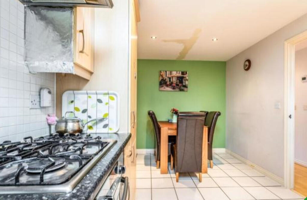 Additional image 4 of 102 Eddington Crescent