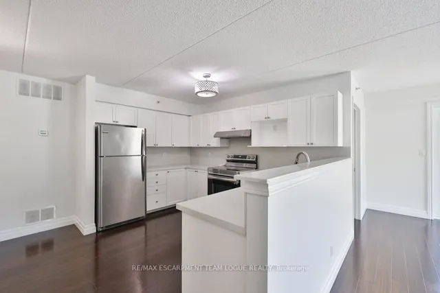 Additional image 16 of 2035 Appleby Line Unit 113