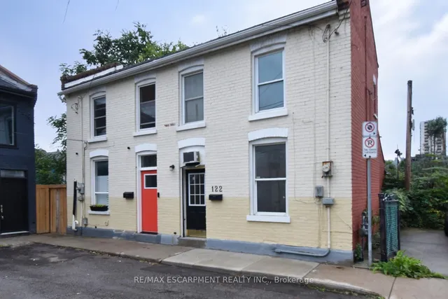 122 Evans St