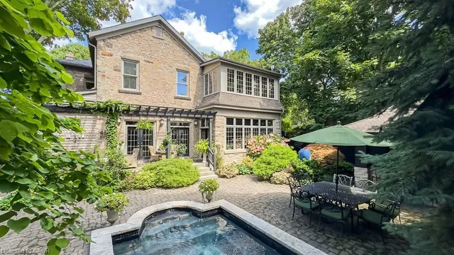 Additional image 32 of 77 Claremont Dr