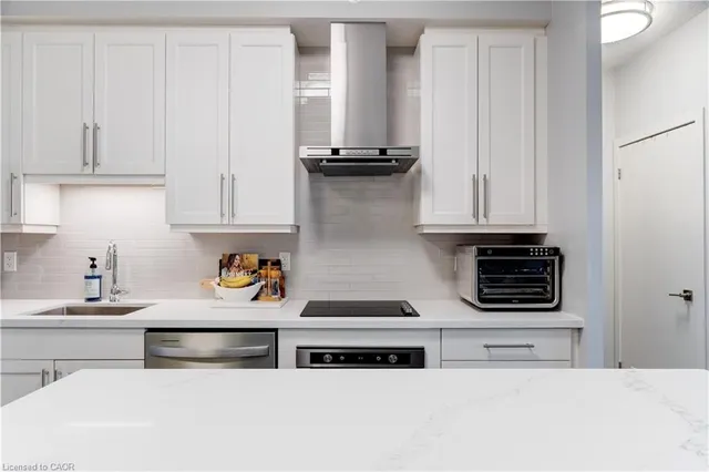 Additional image 5 of 2081 Fairview St Unit 1003