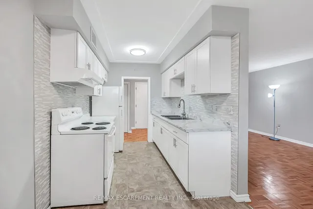 Additional image 13 of 11 Woodman Dr Unit 103