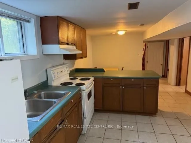 Additional image 18 of 77 Emerson St