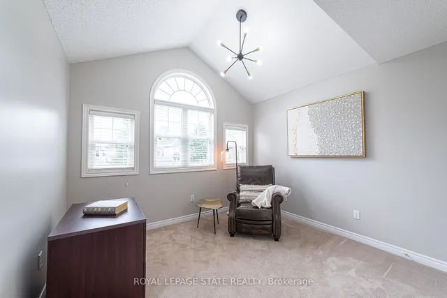 Additional image 24 of 120 Sundial Cres