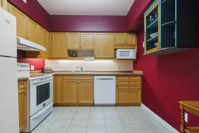 Additional image 15 of 77 Governors Rd Unit 102