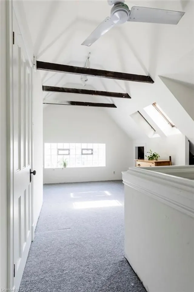 Additional image 37 of 174 Emerald St