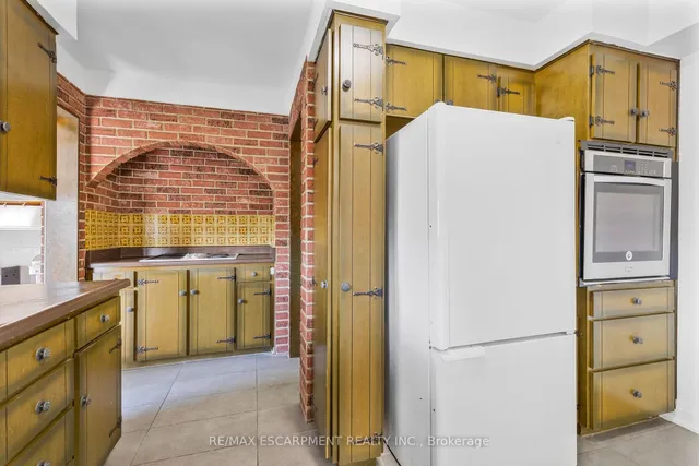 Additional image 10 of 585 Fifth Rd