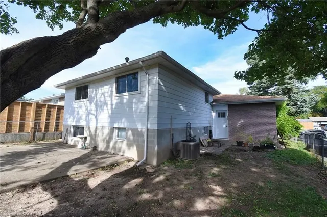 Additional image 32 of 1327 Janina Blvd