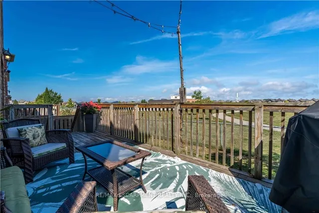 Additional image 41 of 51 Showcase Dr