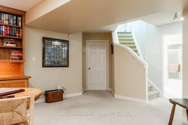 Additional image 16 of 1095 Skyview Dr Unit 2