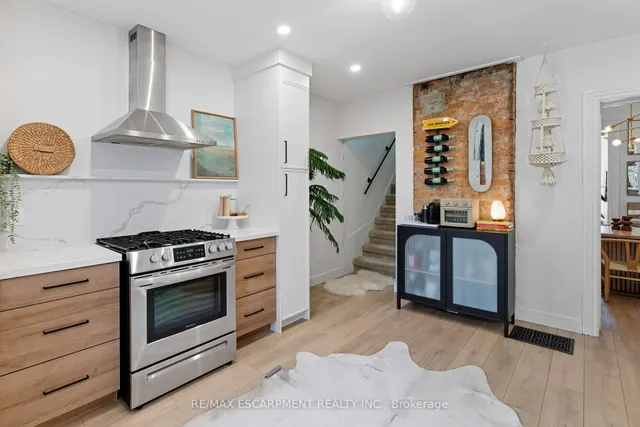 Additional image 10 of 249 Bay St