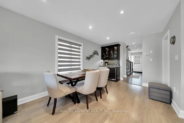 Additional image 21 of 123 WESTBANK Tr