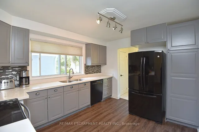 Additional image 18 of 1384 Niels Ave