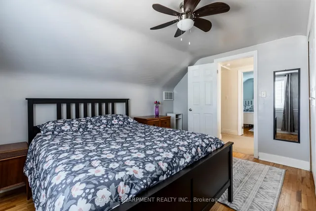 Additional image 24 of 118 Julian Ave