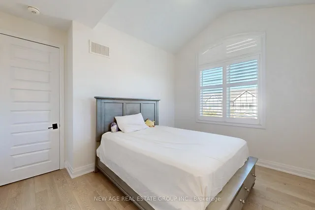 Additional image 30 of 153 Whitlock Ave