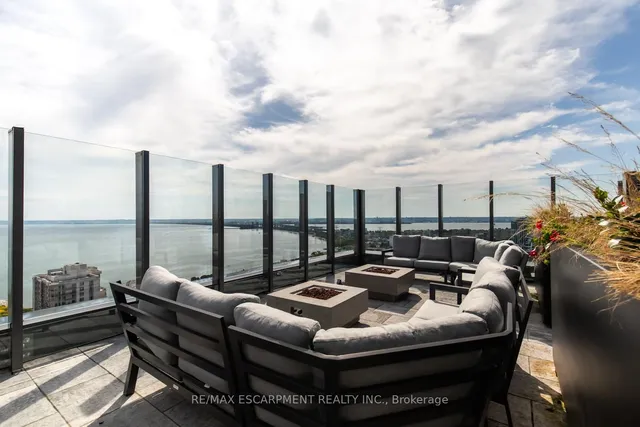 Additional image 45 of 2007 James St Unit 2102