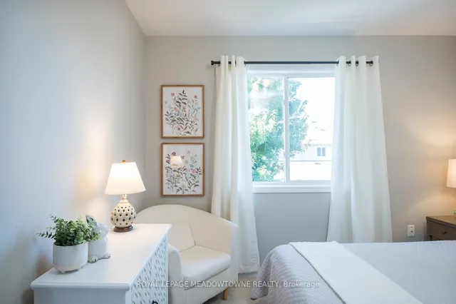 Additional image 27 of 698 Edwards Ave