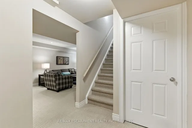 Additional image 29 of 4 Burgundy Grve