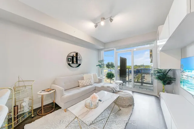 Additional image 8 of 2087 FAIRVIEW St Unit 606