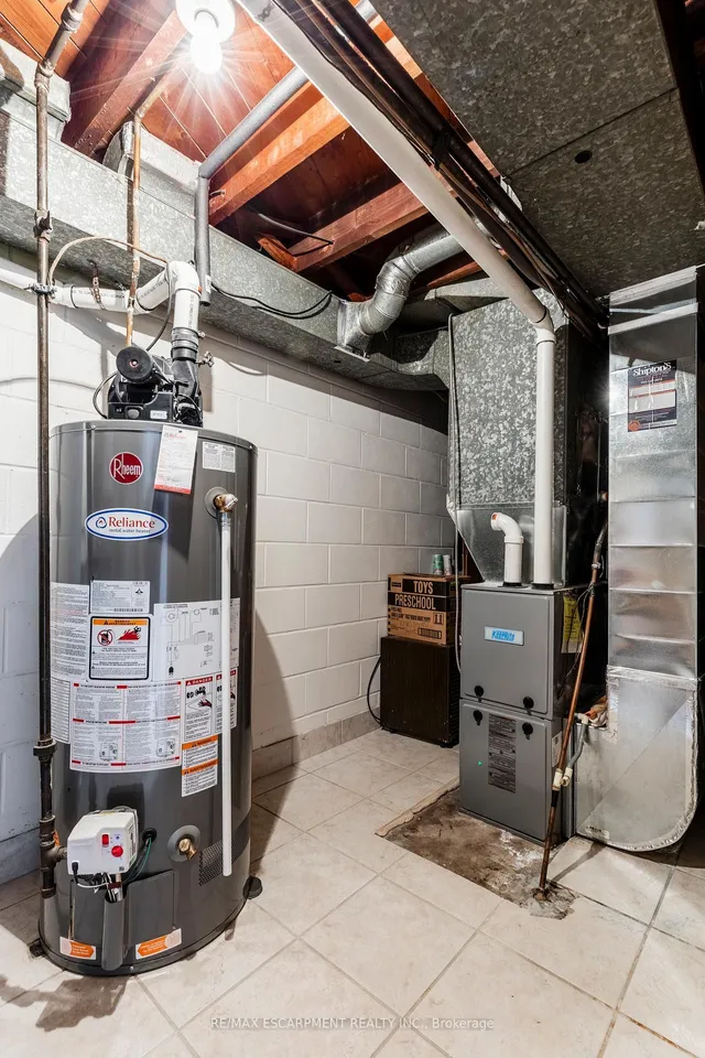 Additional image 33 of 118 Julian Ave