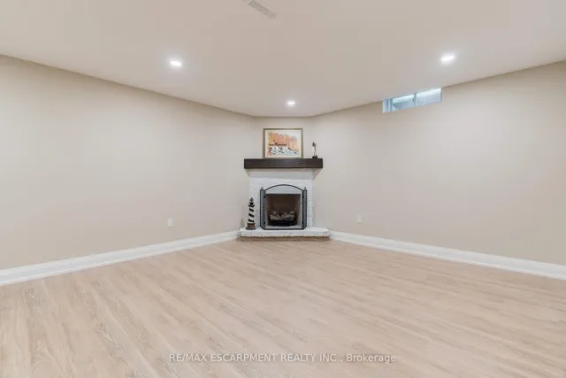 Additional image 33 of 5255 Lakeshore Rd Unit 57