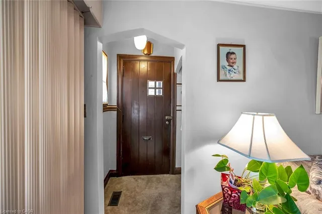 Additional image 10 of 27 Paradise Rd