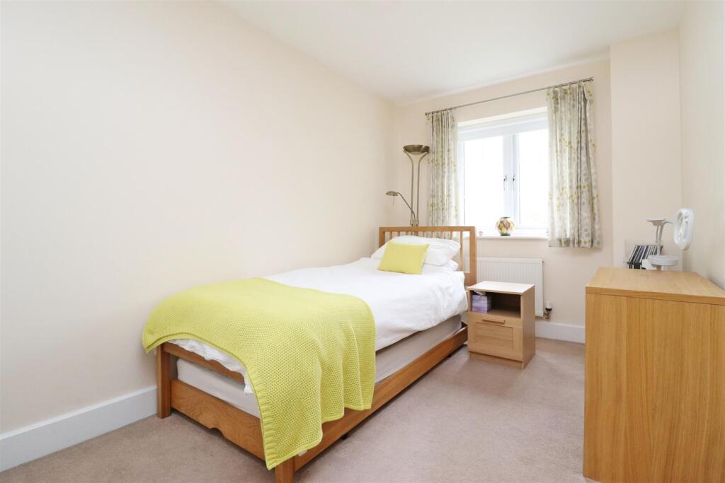 Additional image 13 of Mortimer Crescent, Kings Park, St. Albans