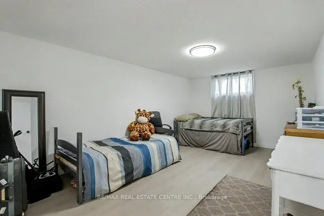 Additional image 23 of 40 Tara Crt