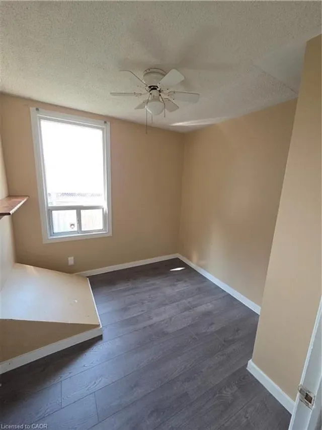 Additional image 9 of 440 Paling Ave