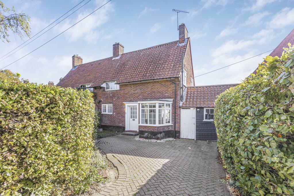 Digswell Road, Welwyn Garden City, Hertfordshire, AL8