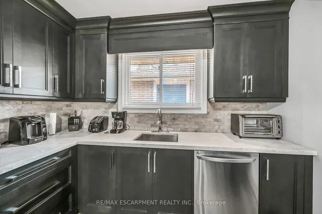 Additional image 15 of 28 Tara Crt